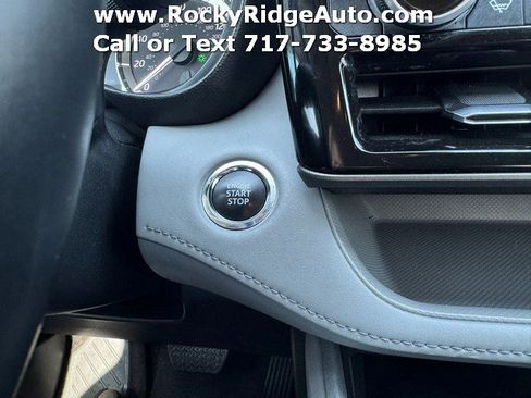 Used 2023 Toyota Highlander LE AWD/4WD image 15