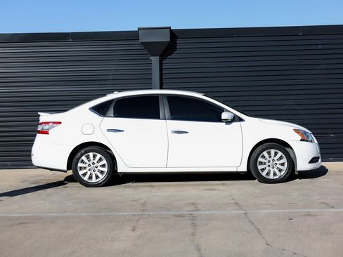 Used 2014 Nissan Sentra SV w/ SV Driver Package image 8