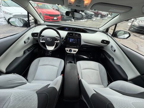 Used 2017 Toyota Prius Two image 34