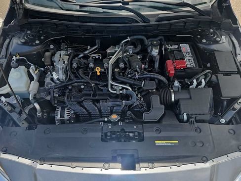 Used 2024 Nissan Altima 2.5 SV FWD image 17
