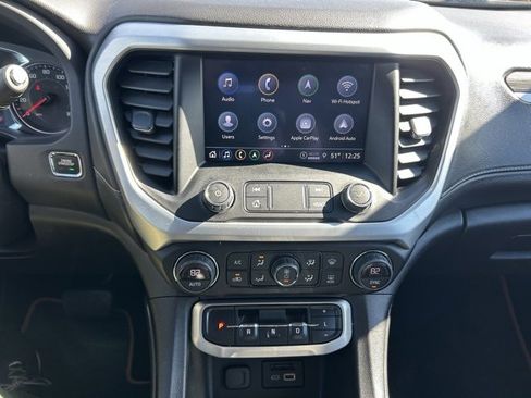 Used 2023 GMC Acadia SLT w/ Preferred Package image 24