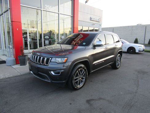 Used 2019 Jeep Grand Cherokee Limited AWD/4WD image 2