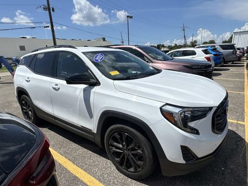 Used 2021 GMC Terrain SLE w/ Elevation Edition FWD image 5