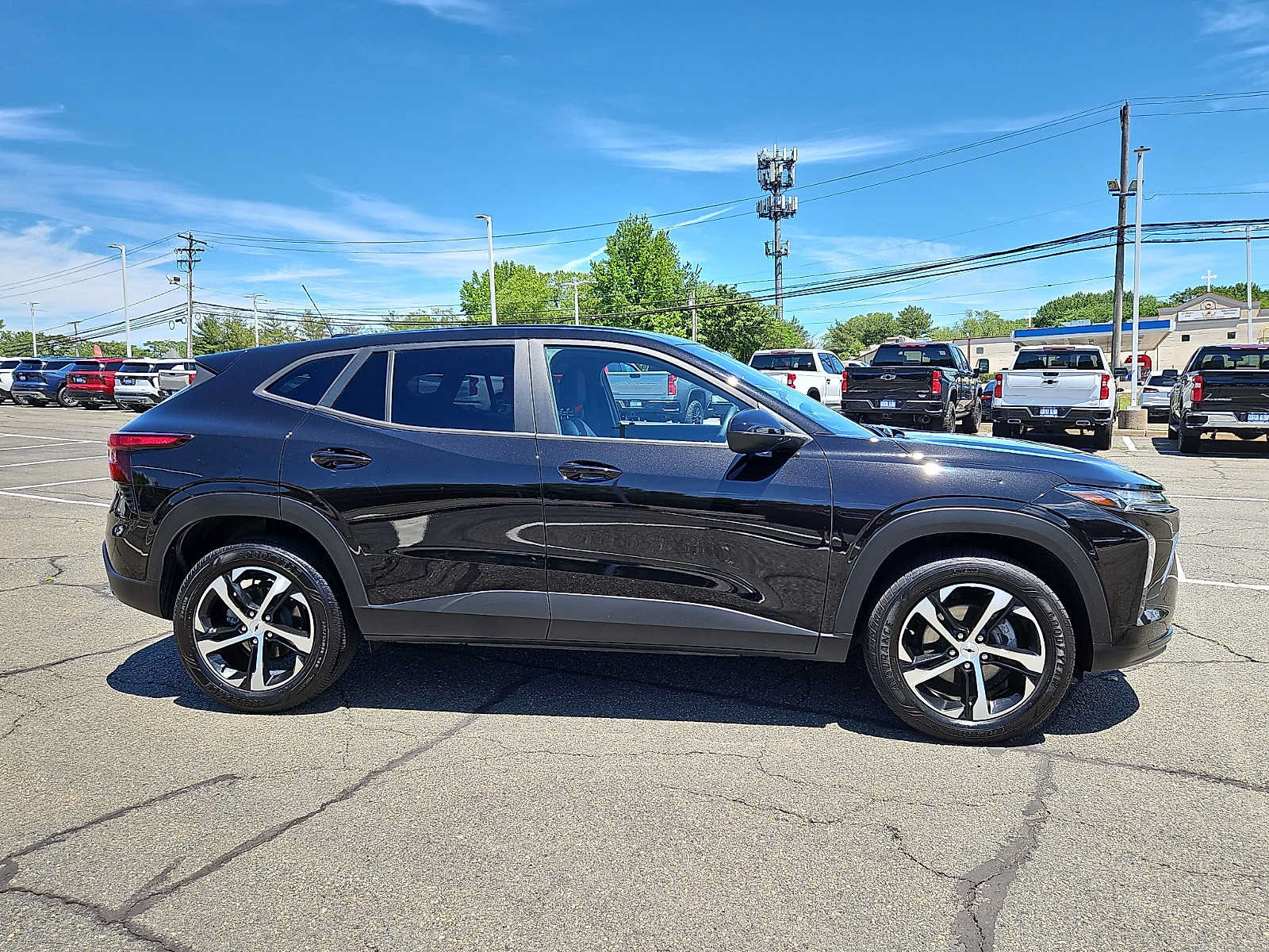 Used 2025 Chevrolet Trax RS w/ Driver Confidence Package FWD image 8