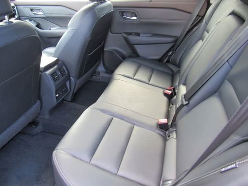Certified 2023 Nissan Rogue SL w/ SL Premium Package AWD/4WD image 17