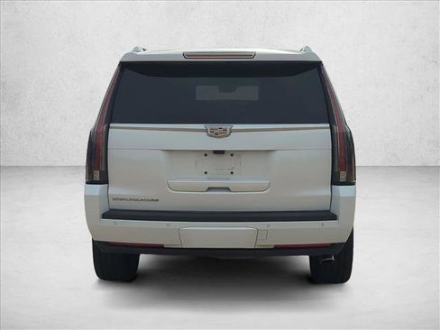 Used 2017 Cadillac Escalade Platinum image 6