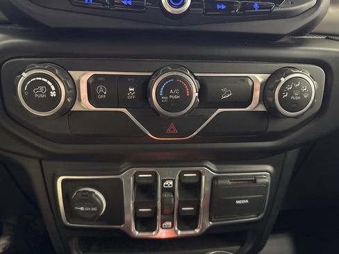 Used 2020 Jeep Wrangler Unlimited Sport image 28