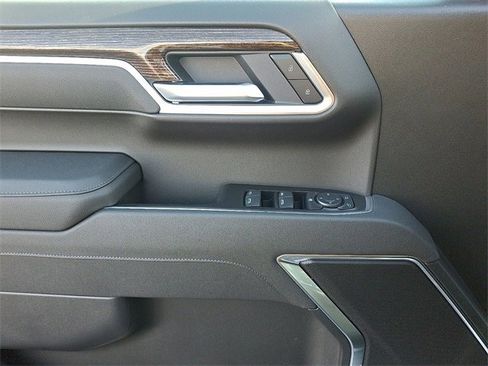 New 2026 GMC Sierra 1500 Elevation image 9