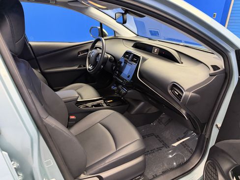 Used 2019 Toyota Prius XLE w/ Advanced Technology Package FWD image 4