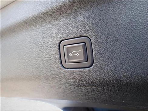 Used 2023 Chevrolet Tahoe LT image 10