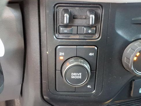 Used 2023 Ford F550 4x4 Regular Cab Super Duty image 27