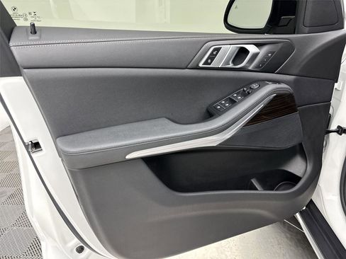 Used 2019 BMW X5 xDrive40i w/ Convenience Package image 26