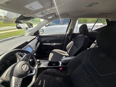 Used 2024 Nissan Kicks SV FWD image 4