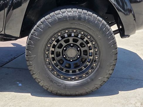 Used 2007 Toyota Tacoma PreRunner RWD image 11