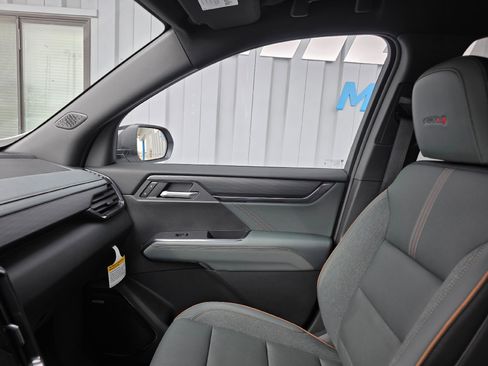 Used 2026 GMC Acadia AT4 w/ Super Cruise Package AWD/4WD image 21