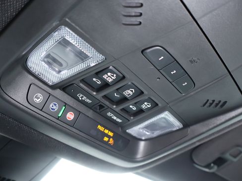 Used 2024 Buick Enclave Essence w/ Experience Buick Package image 21