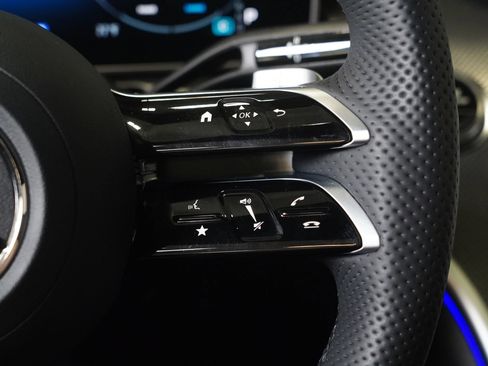 Certified 2024 Mercedes-Benz CLE 300 4MATIC Coupe image 17