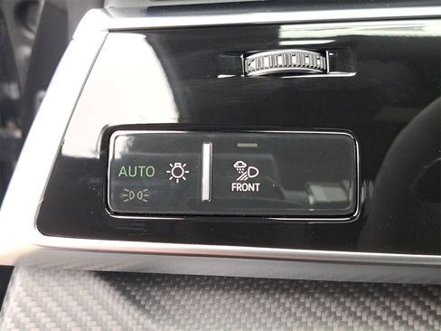 New 2025 Audi RS Q8 performance image 32