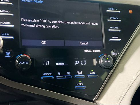Used 2019 Toyota Camry XSE w/ Navigation Package FWD image 27