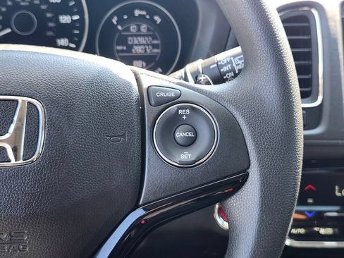 Used 2018 Honda HR-V EX image 30
