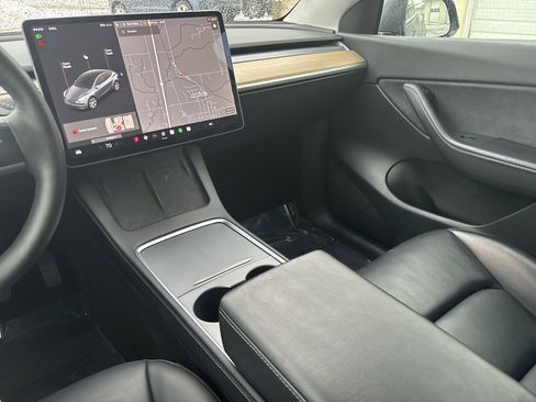 Used 2021 Tesla Model Y 2WD image 24