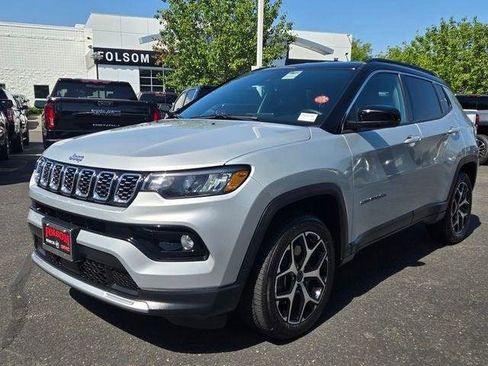 Used 2025 Jeep Compass Limited AWD/4WD image 8
