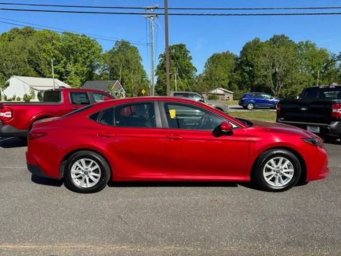 Used 2025 Toyota Camry LE FWD image 10