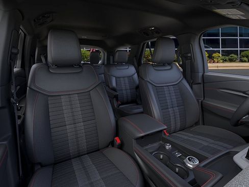 New 2026 Ford Explorer ST-Line w/ ST-Line Street Pack image 10