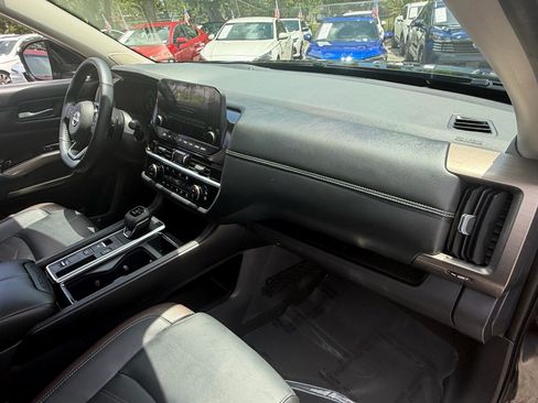 Used 2025 Nissan Pathfinder Platinum w/ Cargo Package FWD image 20