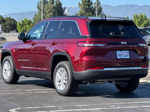 Used 2025 Jeep Grand Cherokee Laredo X w/ Luxury Tech Group I RWD image 6