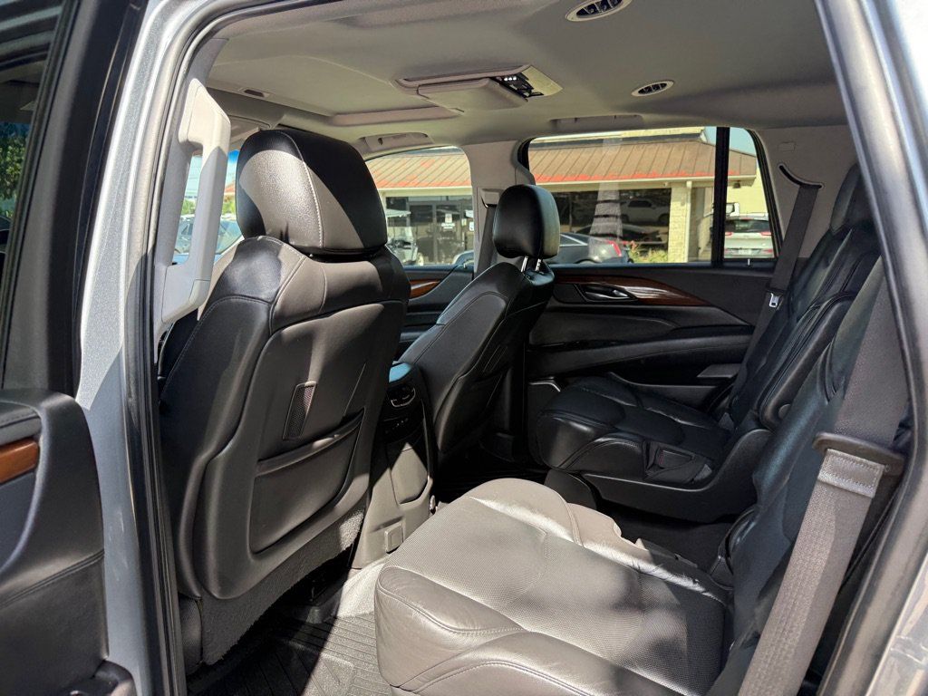 Used 2020 Cadillac Escalade Premium Luxury RWD image 13