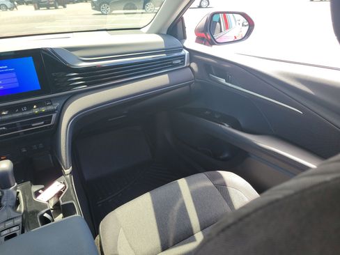 Certified 2025 Toyota Camry LE FWD image 17