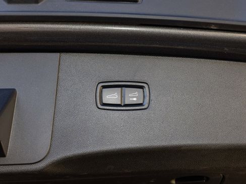 Used 2024 Porsche Cayenne Coupe image 53