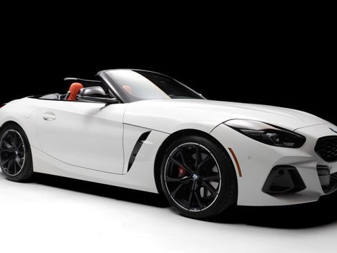 Used 2025 BMW Z4 M40i w/ Edition image 30