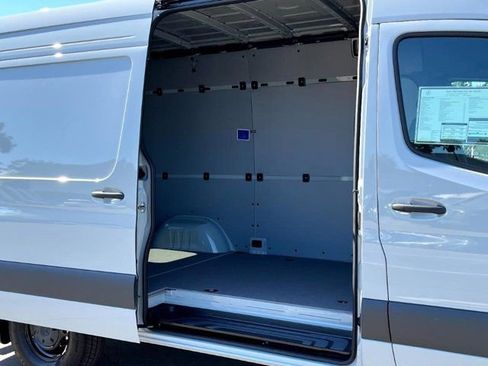New 2024 Mercedes-Benz Sprinter 144 Cargo image 23