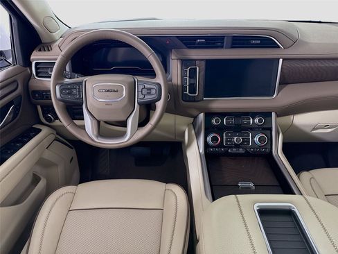 Used 2024 GMC Yukon Denali w/ Max Trailering Package AWD/4WD image 2