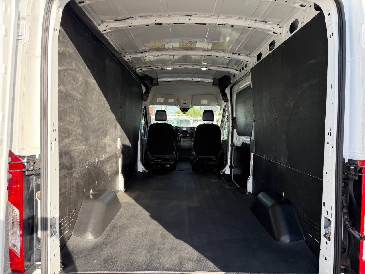 Used 2025 Ford Transit 250 148 Medium Roof w/ Load Area Protection Package RWD image 30