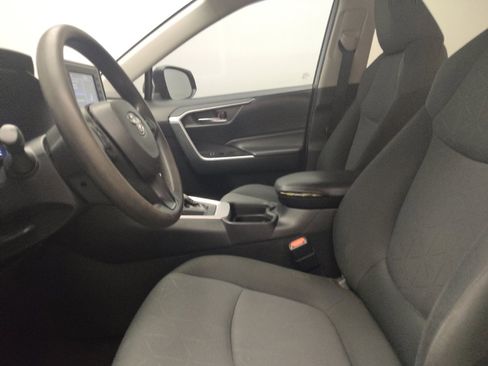 Used 2019 Toyota RAV4 XLE image 17
