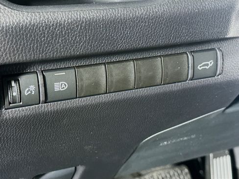 Used 2025 Toyota RAV4 XLE w/ Convenience Package FWD image 17