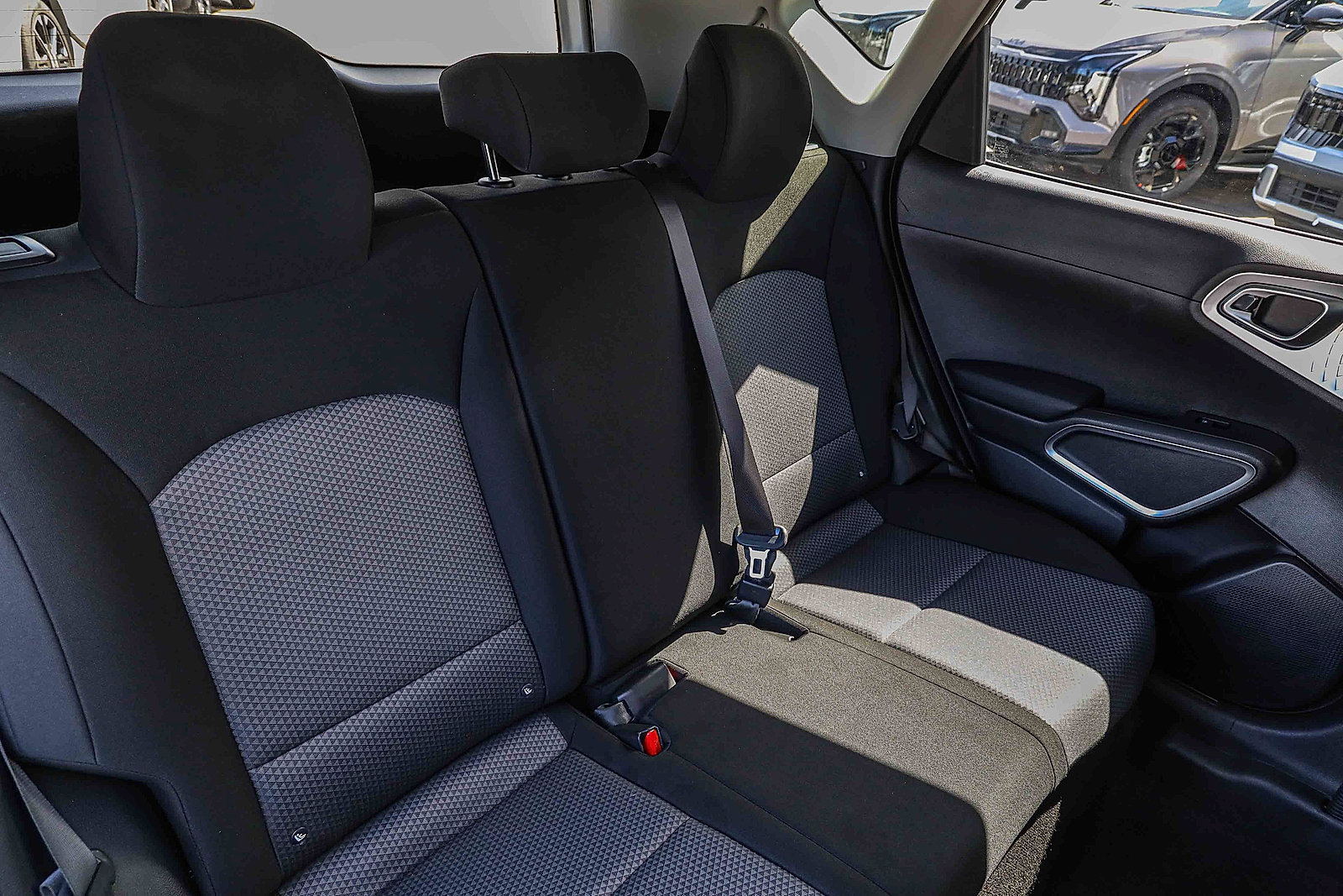 Certified 2025 Kia Soul LX w/ LX Technology Package FWD image 24