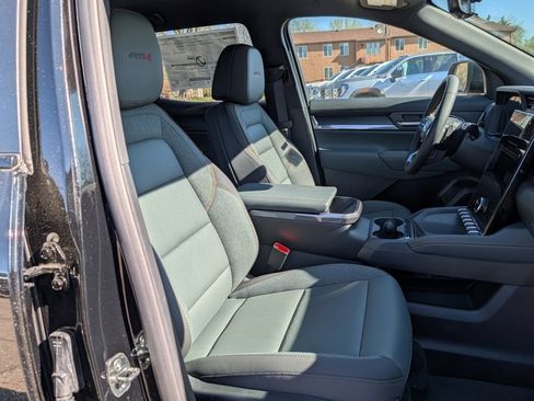 New 2026 GMC Terrain AT4 w/ Technology Package II AWD/4WD image 29