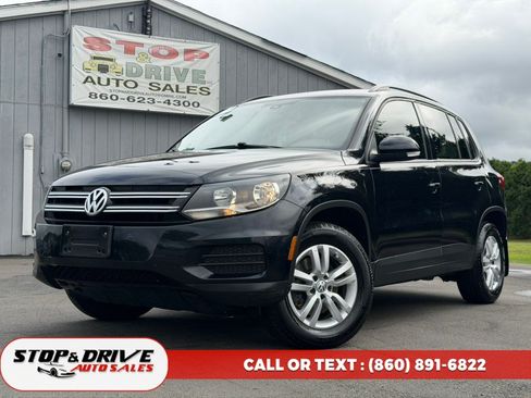 Used 2017 Volkswagen Tiguan S FWD image 1