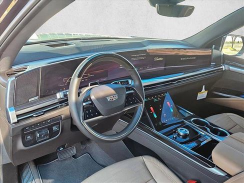New 2026 Cadillac Escalade Luxury image 3