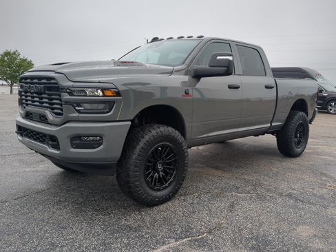 New 2026 RAM 2500 Tradesman AWD/4WD image 7