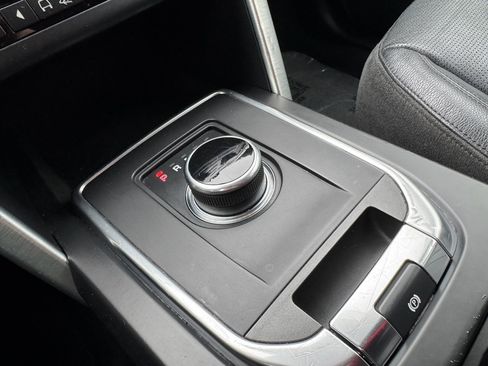 Used 2018 Land Rover Discovery Sport HSE image 37