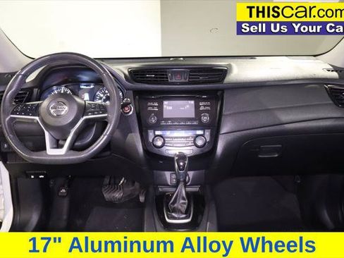 Used 2017 Nissan Rogue SV FWD image 20