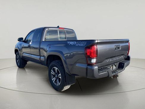 Used 2019 Toyota Tacoma TRD Sport AWD/4WD image 5