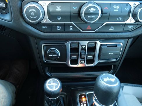 Used 2026 Jeep Wrangler Sport image 12