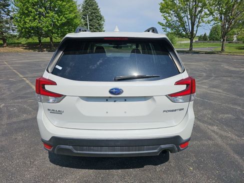 Used 2022 Subaru Forester Premium AWD/4WD image 5