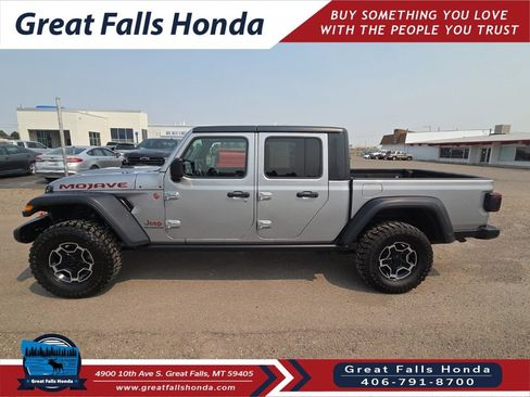 Used 2020 Jeep Gladiator Mojave AWD/4WD image 4